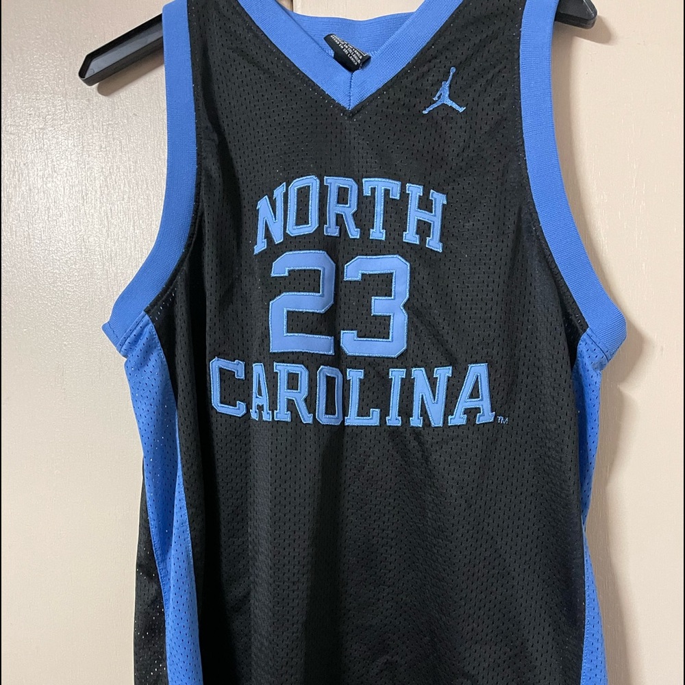 NIKE JORDAN BRAND #23 MICHAEL JORDAN JERSEY BLUE/BLACK COLOR SIZE XL BOYS
